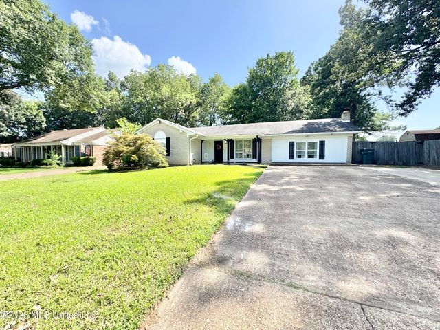 8201 Canterbury Drive, Southaven, MS 38671