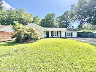8201 Canterbury Drive, Southaven, MS 38671