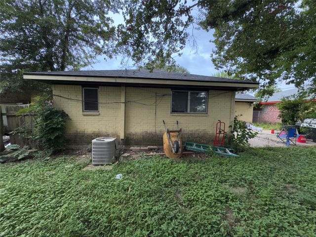 17211 Blairwood Drive, Houston, TX 77049