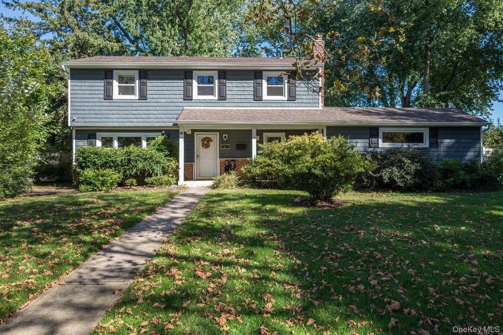 18 Meadow Lark Drive, East Northport, NY 11731