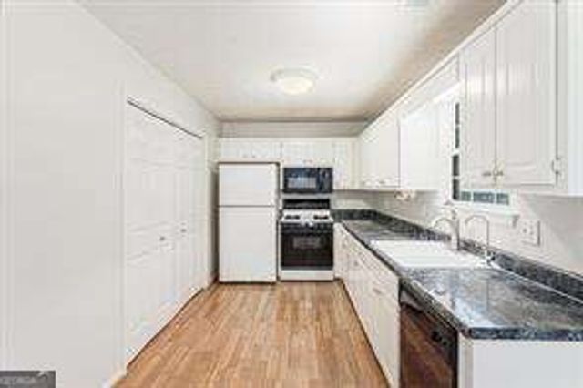 3427 Parkview Place, Hapeville, GA 30354