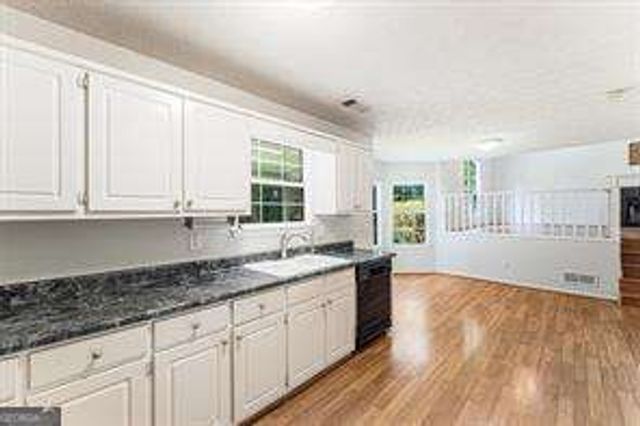3427 Parkview Place, Hapeville, GA 30354