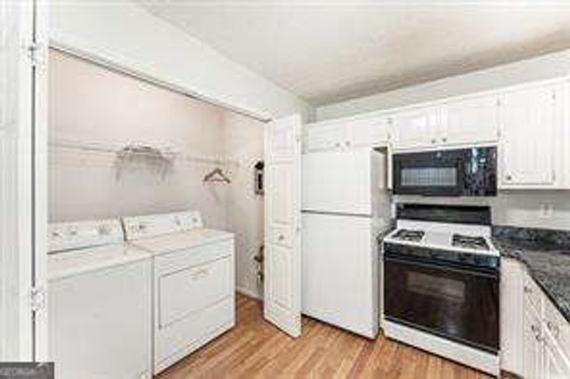 3427 Parkview Place, Hapeville, GA 30354