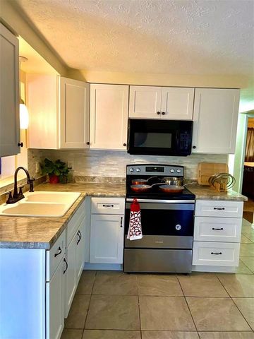 2048 MELODY DRIVE, Holiday, FL 34691