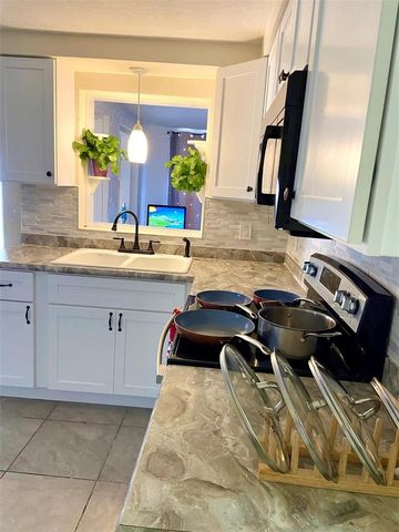 2048 MELODY DRIVE, Holiday, FL 34691
