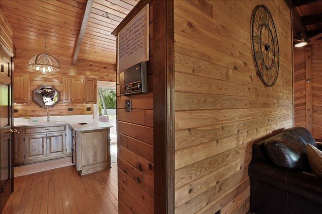 547 Heather Lane, Dyer, IN 46311