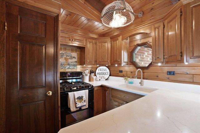 547 Heather Lane, Dyer, IN 46311