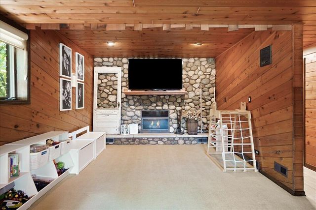 547 Heather Lane, Dyer, IN 46311