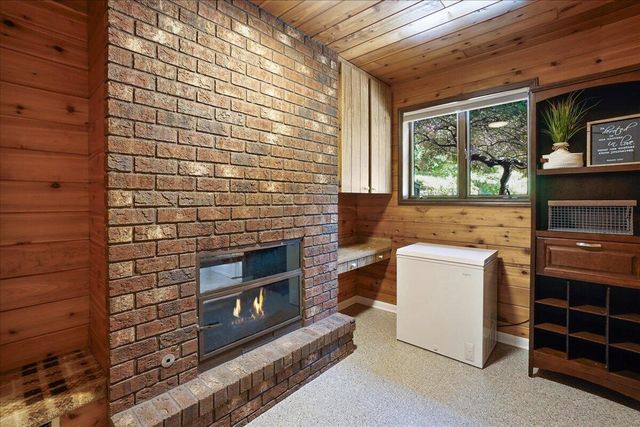 547 Heather Lane, Dyer, IN 46311