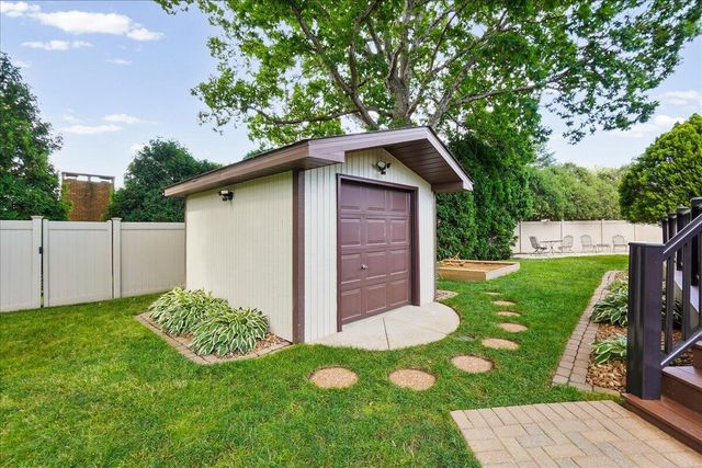 547 Heather Lane, Dyer, IN 46311