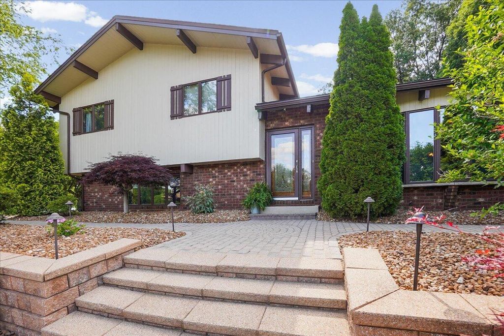 547 Heather Lane, Dyer, IN 46311