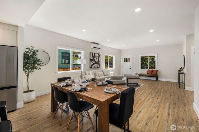 8226 Meridian Avenue N, Seattle, WA 98103