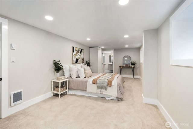 8226 Meridian Avenue N, Seattle, WA 98103