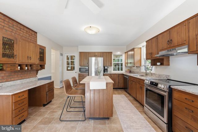 5410 11TH ST N, Arlington, VA 22205