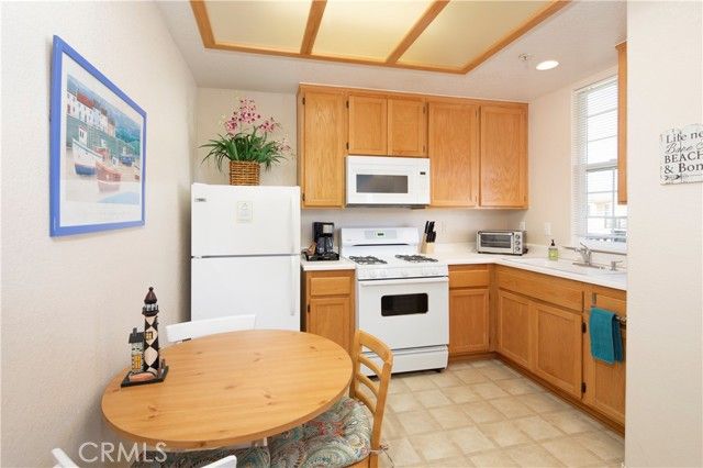 444 Pier Avenue 8, Oceano, CA 93445