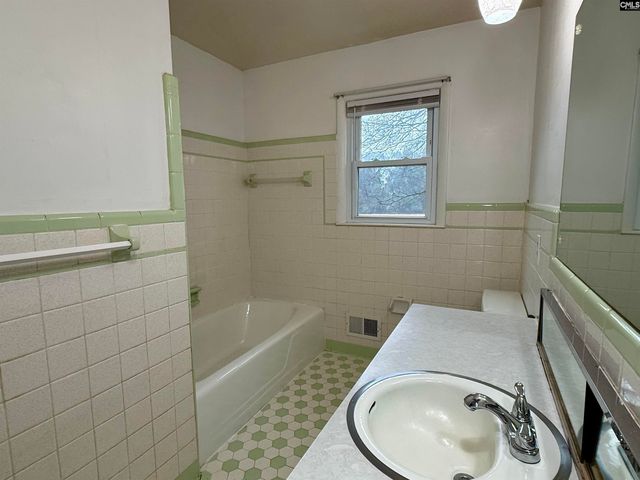 960 Old Charleston Road, Pelion, SC 29123