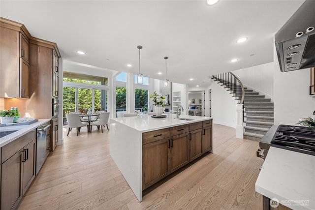 11262 SE 61st Place, Bellevue, WA 98006