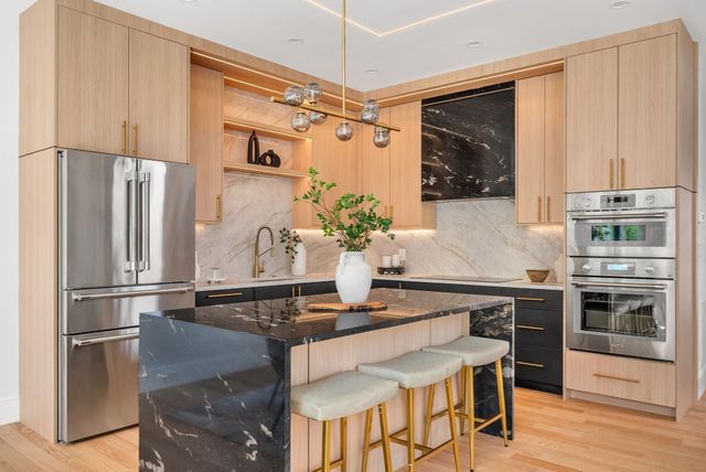 136 Hillside 136, Needham, MA 02494