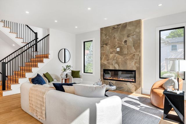 136 Hillside 136, Needham, MA 02494