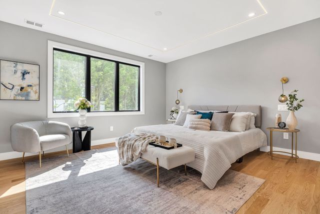 136 Hillside 136, Needham, MA 02494
