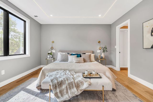 136 Hillside 136, Needham, MA 02494