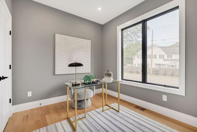 136 Hillside 136, Needham, MA 02494