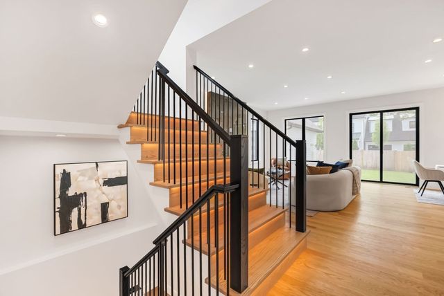 136 Hillside 136, Needham, MA 02494