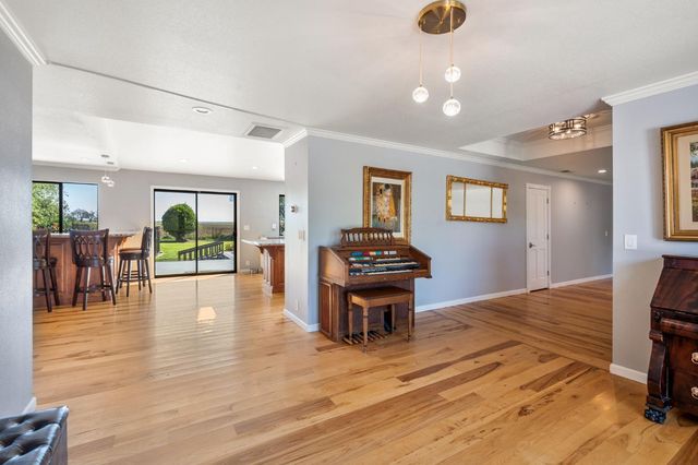 27033 E El Macero Dr, El Macero, CA 95618