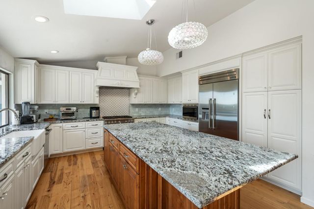 27033 E El Macero Dr, El Macero, CA 95618