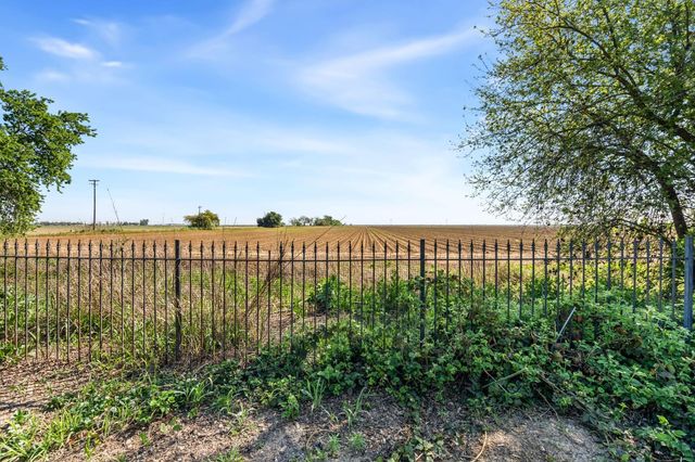 27033 E El Macero Dr, El Macero, CA 95618