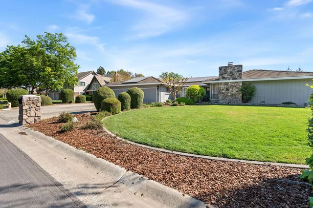 27033 E El Macero Dr, El Macero, CA 95618