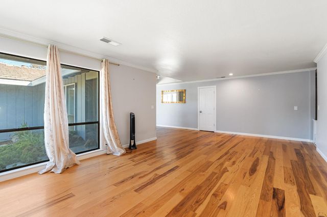 27033 E El Macero Dr, El Macero, CA 95618