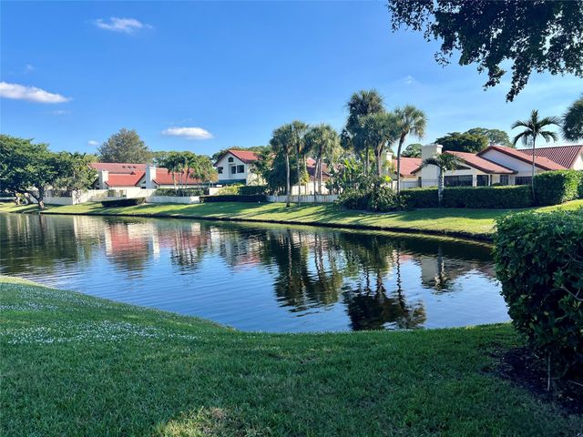 21856 Town Place Dr, Boca Raton, FL 33433