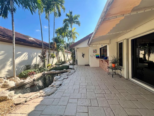 21856 Town Place Dr, Boca Raton, FL 33433