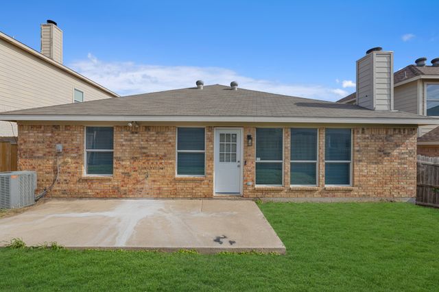 9909 Peregrine Trail, Fort Worth, TX 76108