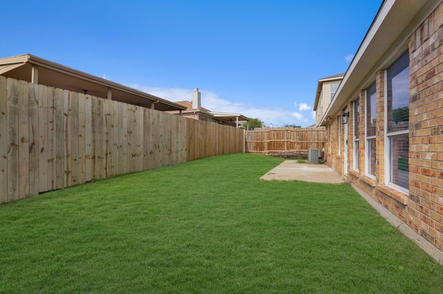 9909 Peregrine Trail, Fort Worth, TX 76108