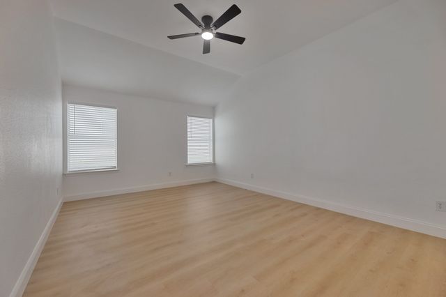 9909 Peregrine Trail, Fort Worth, TX 76108