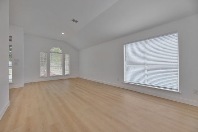 9909 Peregrine Trail, Fort Worth, TX 76108