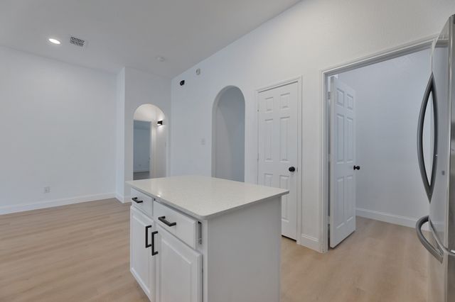 9909 Peregrine Trail, Fort Worth, TX 76108