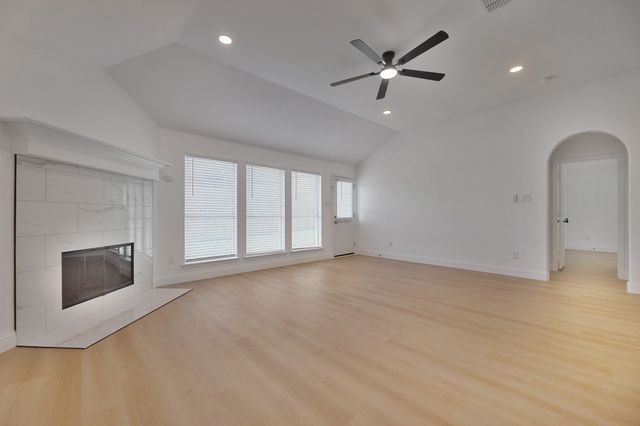 9909 Peregrine Trail, Fort Worth, TX 76108