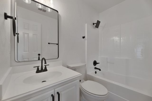 9909 Peregrine Trail, Fort Worth, TX 76108