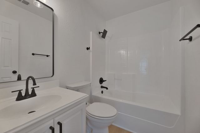 9909 Peregrine Trail, Fort Worth, TX 76108