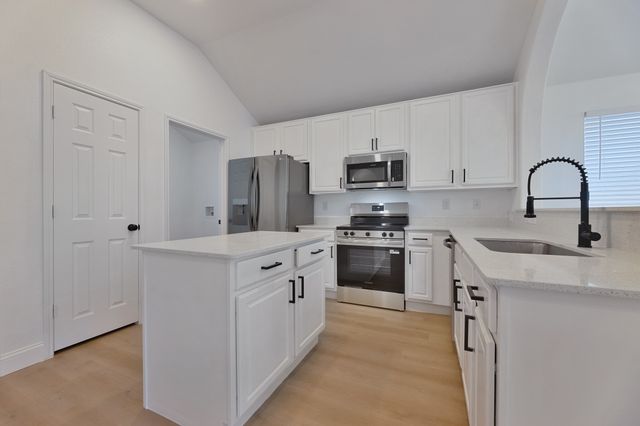 9909 Peregrine Trail, Fort Worth, TX 76108