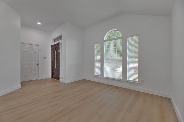 9909 Peregrine Trail, Fort Worth, TX 76108