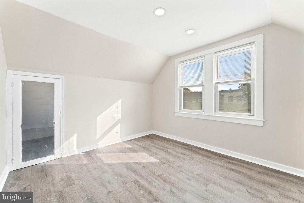 733 TULIP ST, Camden, NJ 08104