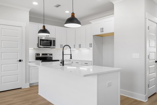 1401 Little Brothers Lane, Fort Walton Beach, FL 32547