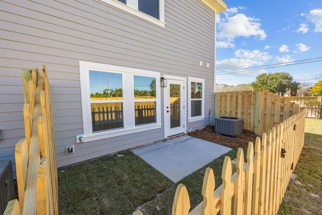 1401 Little Brothers Lane, Fort Walton Beach, FL 32547