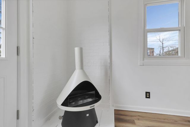 142 Rosslyn Avenue, Columbus, OH 43214