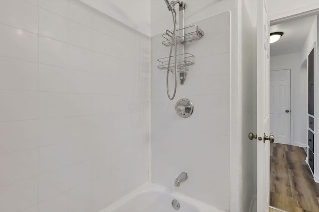 142 Rosslyn Avenue, Columbus, OH 43214