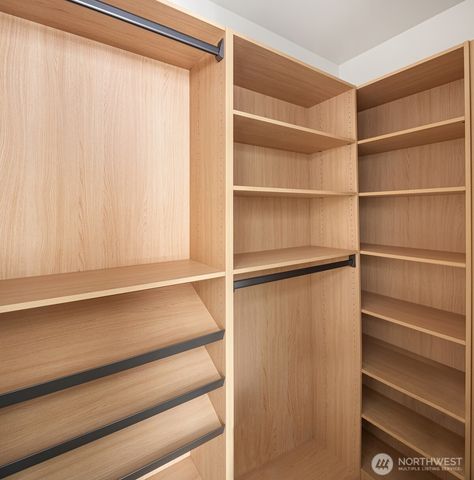 632 N 92nd Street, Seattle, WA 98103